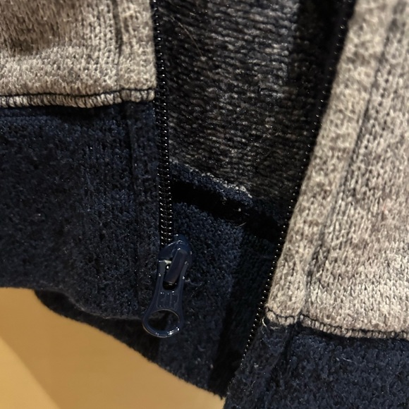 GAP Boys zip up sweater/jacket. - Picture 13 of 13